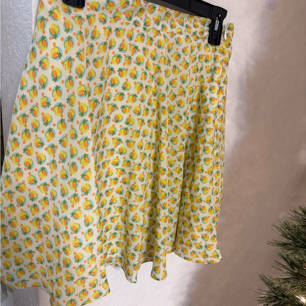 Forever 21 Lemon Print Skater Skirt. NWOT.